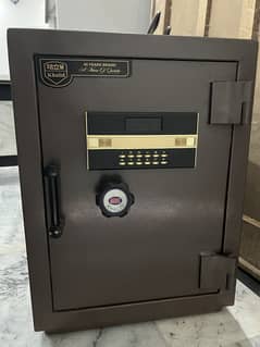 Locker safe for cash jewelry and documents