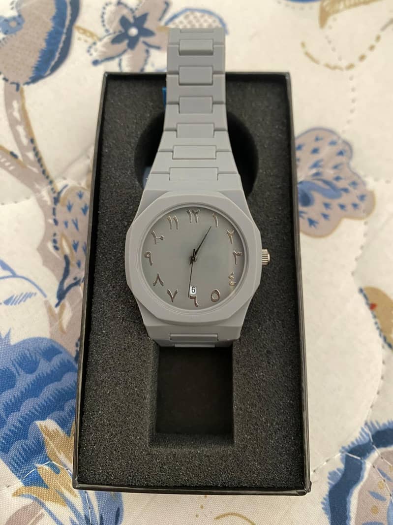 Grayphite Aura with Date option watch 3