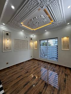 10 Marla Beautifully Designed Lower Portion For Rent In Park View City Lahore.