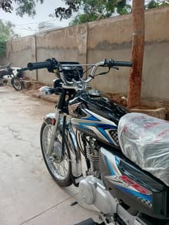 Honda 125 black