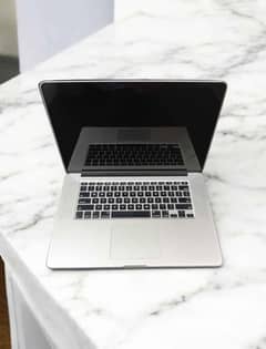 Macbook Pro 2012 mid Core i7 processor 15-inch display