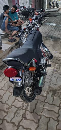 125