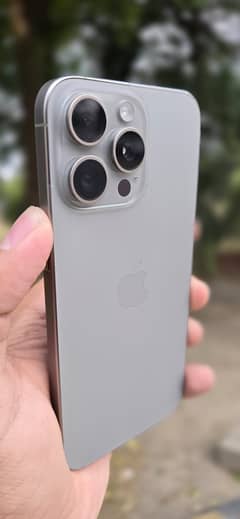 Apple Iphone 15 pro max Natural titanium physical + Esim non active