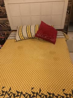 Bed with wodrobe