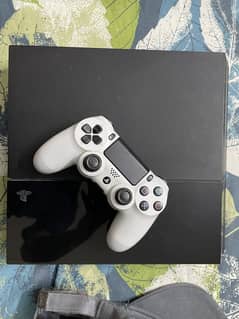 PlayStation 4 Great Condition w/ box and GTAV