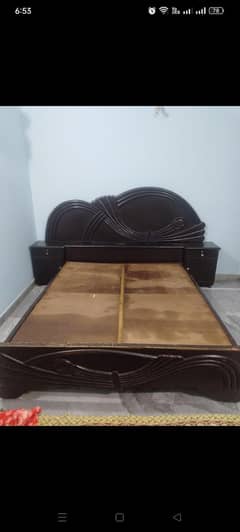 bed without mattress