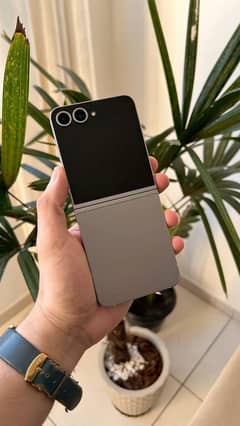 Samsung Mobile Z Flip 6 pta approved