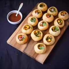 Pani Puri, Chaat wagera expert or kulfi falooda ka karigar