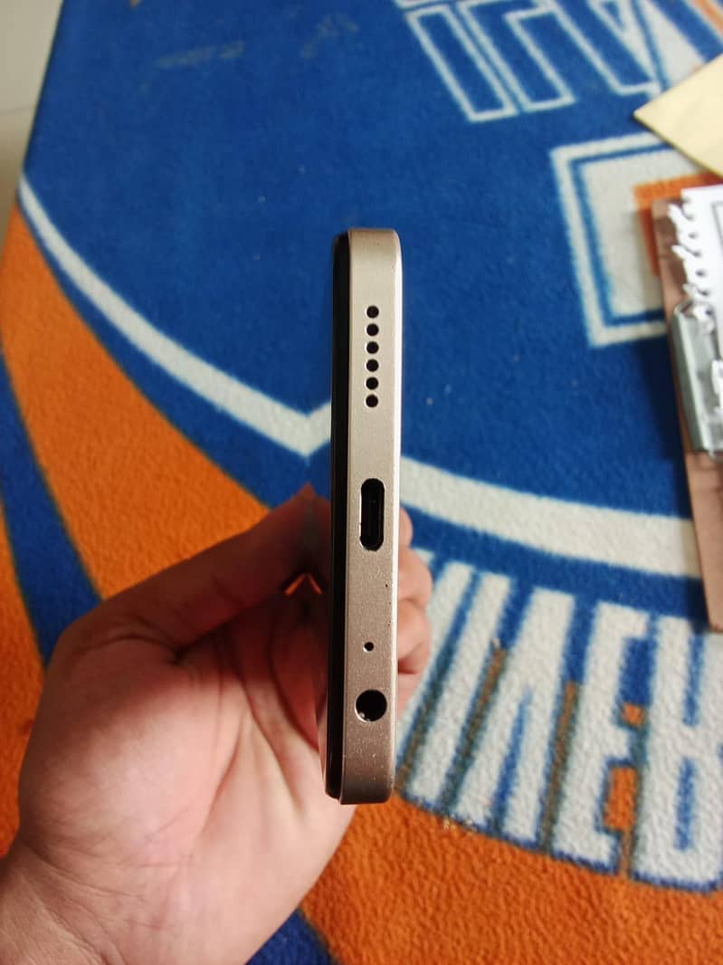 Infinix smart 8 10/10 condition scratch less phone 2