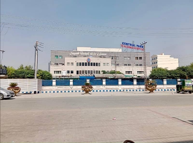 On Excellent Location 5 Marla Residential Plot In Central Park - Block A1 Is Available 1