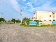 A Palatial Residence For Prime Location sale In Central Park - Block E Lahore