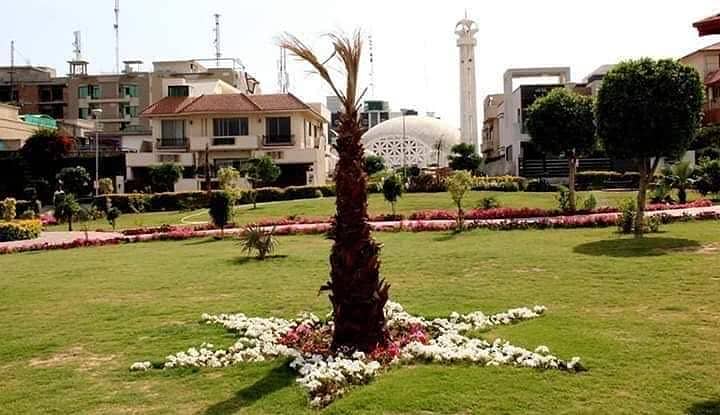 Cornor Plot  25 _50 = 5 Marla Plot For Sale in Block G B-17 9