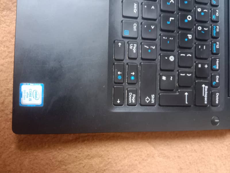 Dell latitude e7390/ core i5 8th gen/ 8GB DDR4 Ram and 238GB nvme Ssd 4