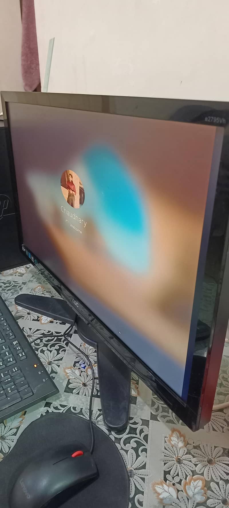 27" AOC LCD 2