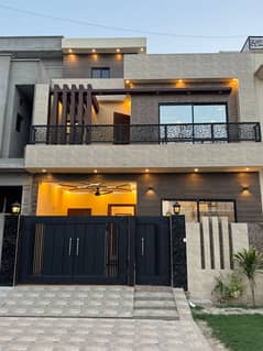5 Marla House Available For Sale Prime Location Near Tooo Park And Masjid All Facilities Available Here. . .