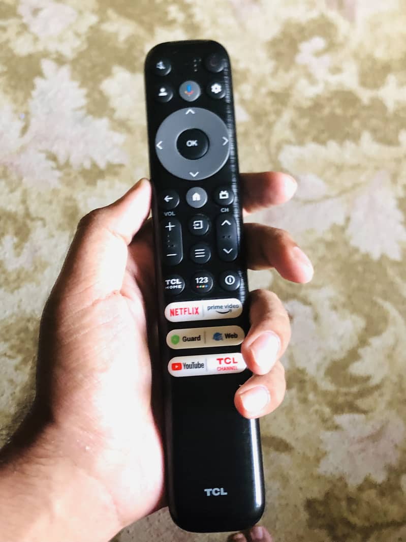TCL p735 10by10 all ok with box and remote only 1
