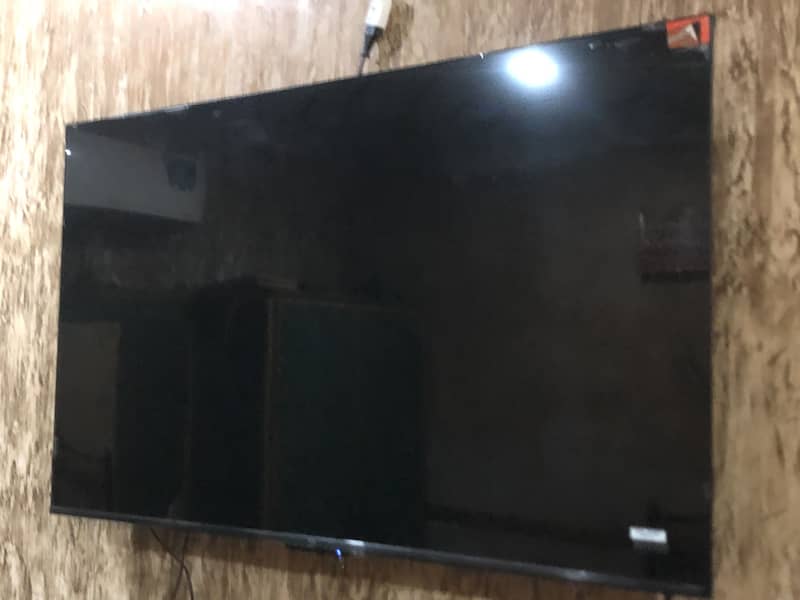 TCL p735 10by10 all ok with box and remote only 5