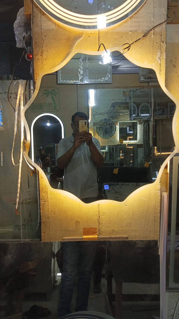 Light mirror with touch sensor 8