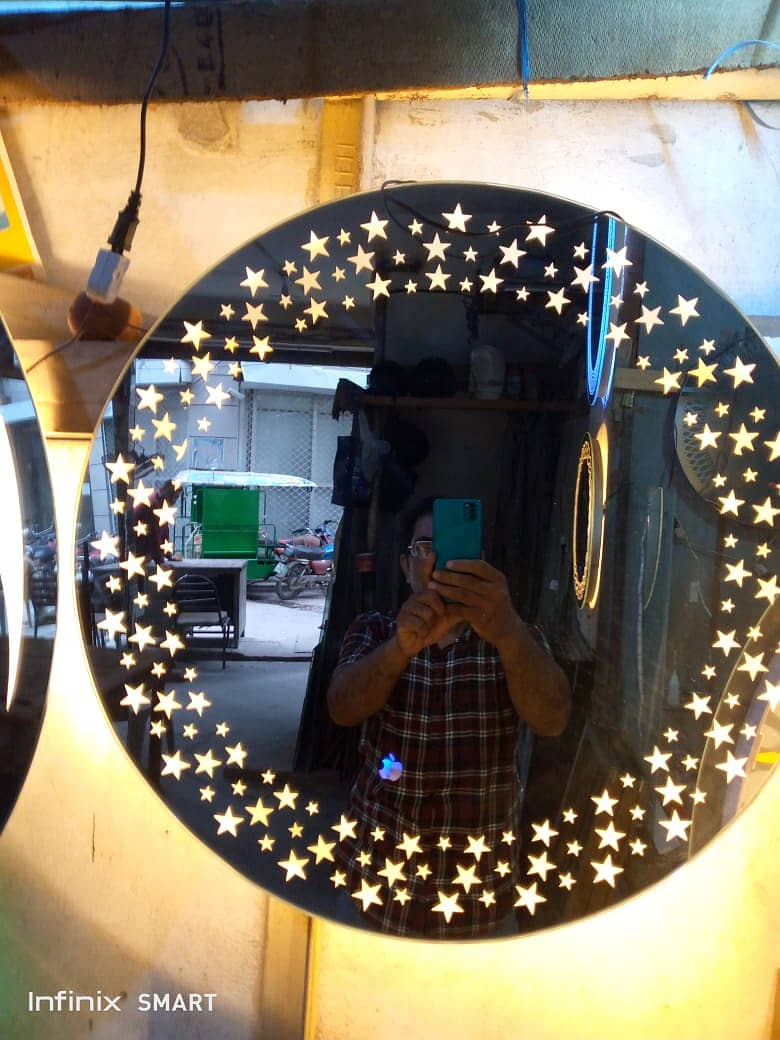 Light mirror with touch sensor 14