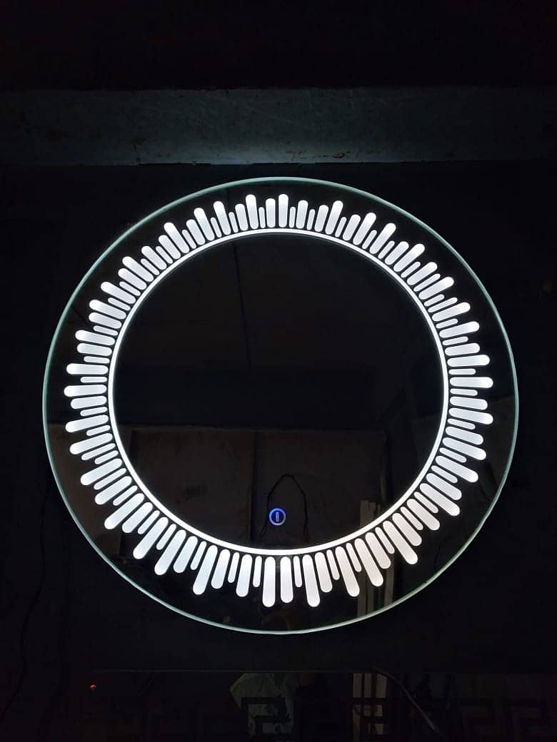 Light mirror with touch sensor 17