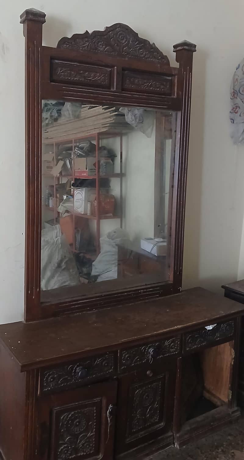 Dressing Table 0