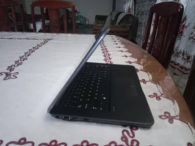 Dell latitude 3380 core i3 6th gen professional series ddr4 ram, m2 1