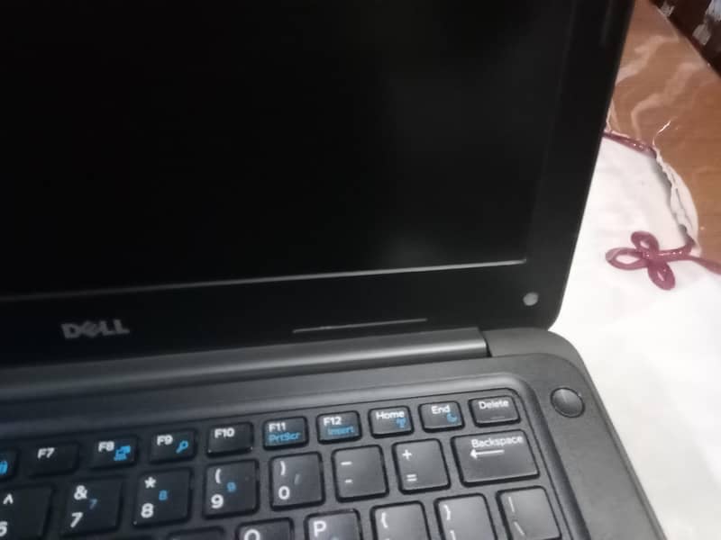 Dell latitude 3380 core i3 6th gen professional series ddr4 ram, m2 2