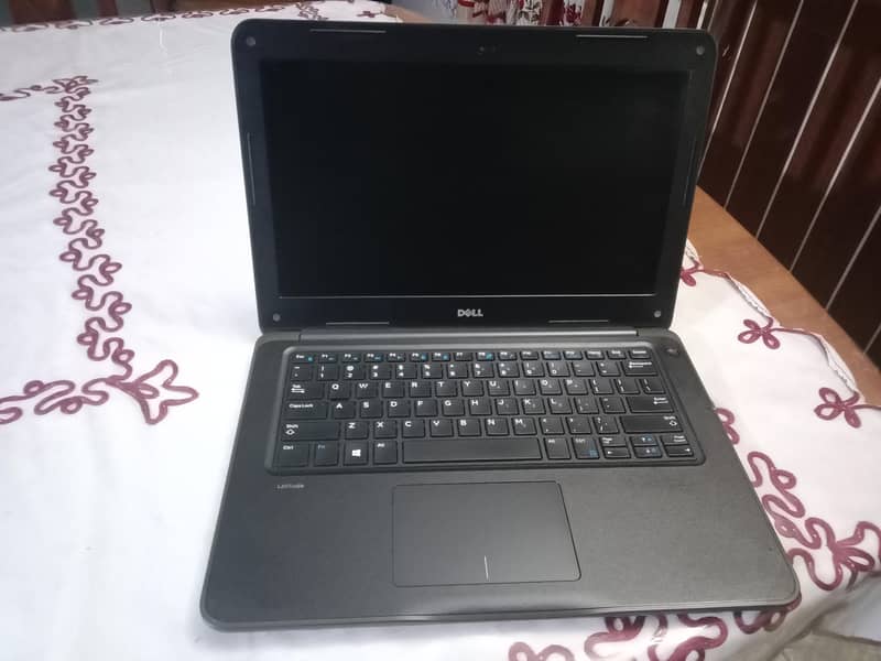 Dell latitude 3380 core i3 6th gen professional series ddr4 ram, m2 5