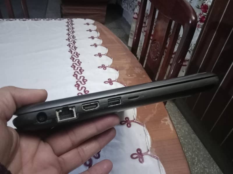 Dell latitude 3380 core i3 6th gen professional series ddr4 ram, m2 6