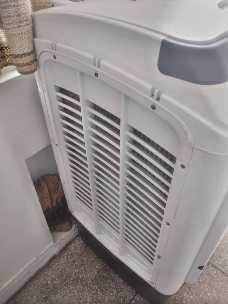 cooler in a neat condition 2