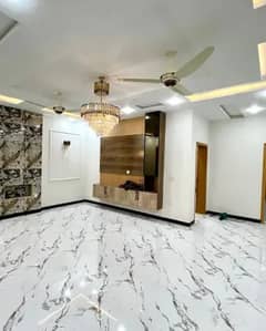 G-11 Size 5 Marla Double Story House For Sale