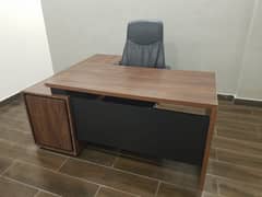 Office Table with Side Rack