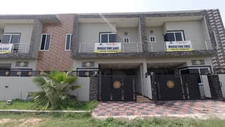 Investors Should sale This House Located Ideally In B-17
