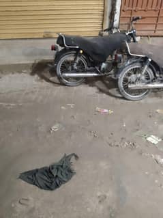 union star h bike engine bilkul okay h complete documents h 2017 model