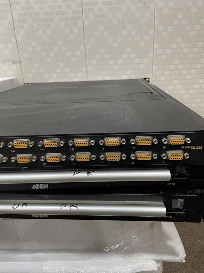 Aten 16 Port KVM Master View Max 15" and 17" with Railkit Server Rack 6