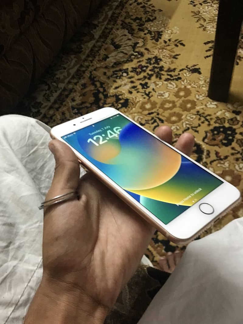 iPhone 8 Plus non pta fu 64gb all ok with box and read my add 1