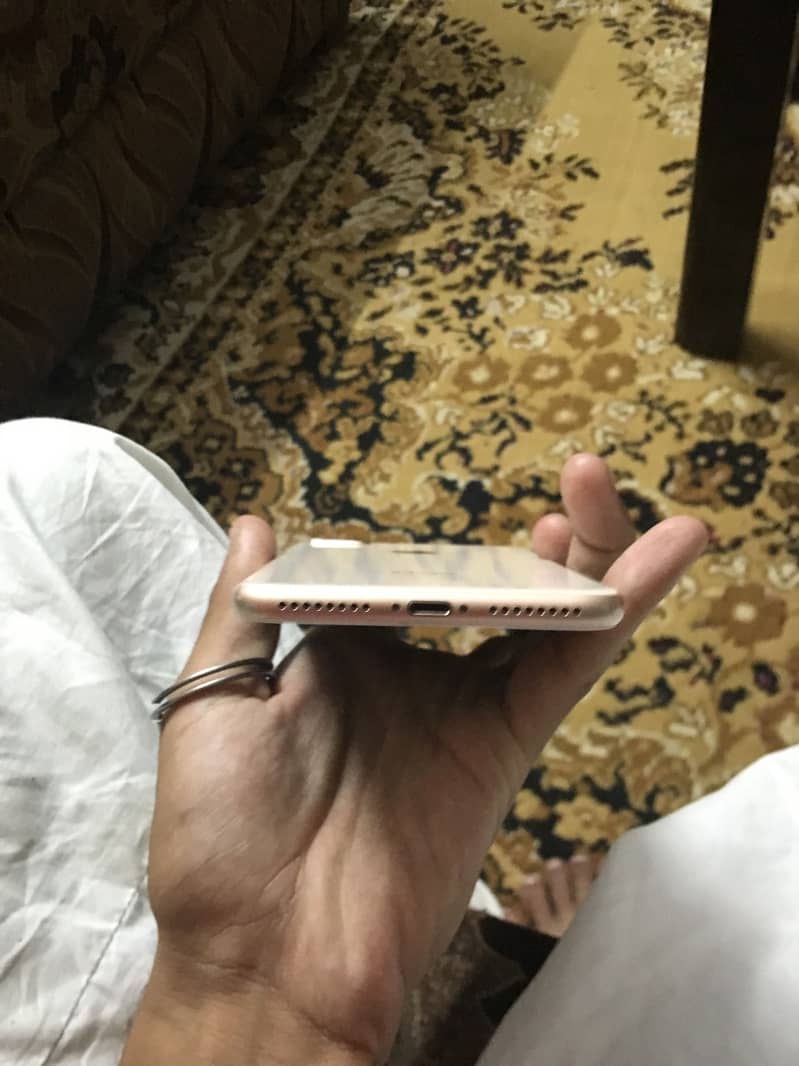 iPhone 8 Plus non pta fu 64gb all ok with box and read my add 3