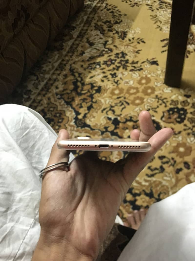 iPhone 8 Plus non pta fu 64gb all ok with box and read my add 4