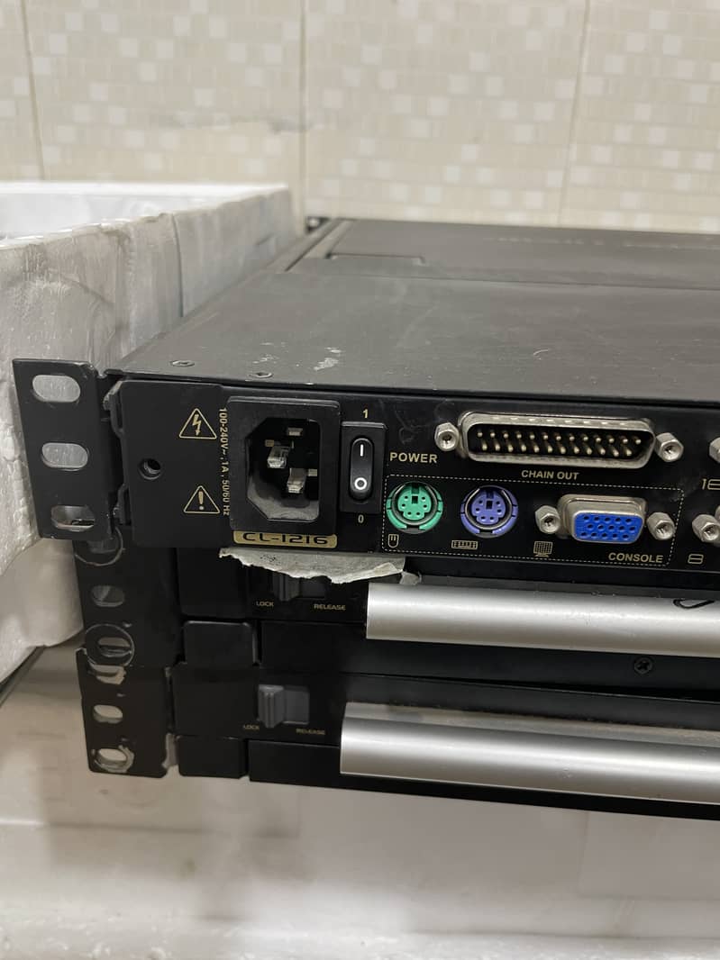 Aten 16 Port KVM Master View Max 15" and 17" with Railkit Server Rack 5