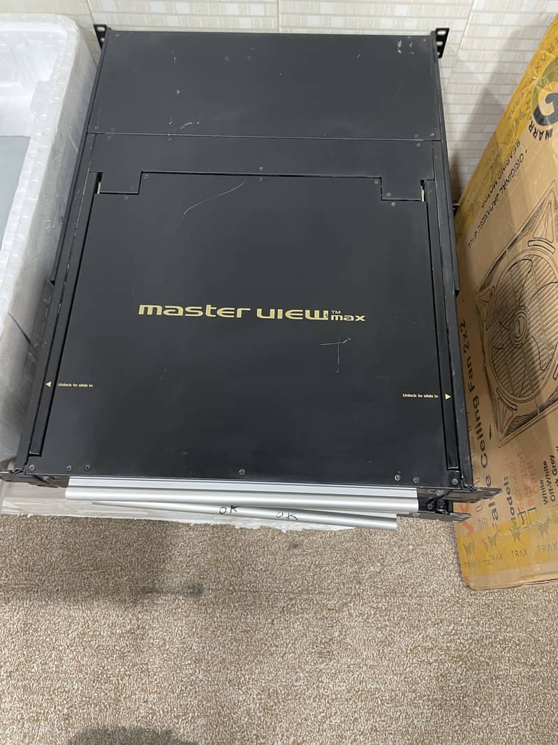 Aten 16 Port KVM Master View Max 15" and 17" with Railkit Server Rack 9