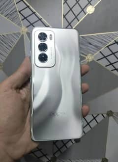 Oppo Reno 12