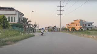 6 marla corner plot for urgent sale e18 hamza block 03342900285
