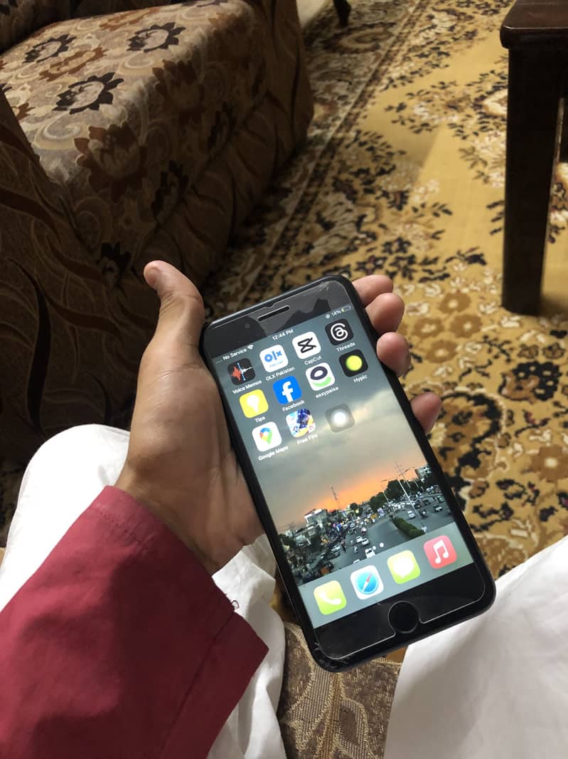 Iphone 7plus pta proved bypass 128gb and all ok read my add 3