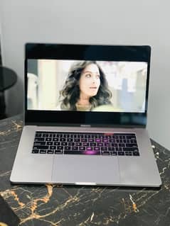 APPLE  MACBOOK PRO  (A1990) 15'' DISPLAY FRESH CONDITION