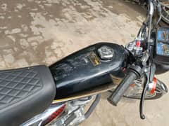 125 self start 2025:model black coloure 12/6/2025 ko lya tha