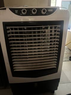 Air cooler plastic body only 1 season used
