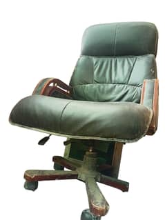 URGENT SELLING OFFICE CHAIR