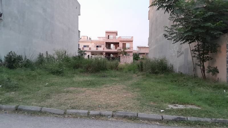 Prime Location Level Plot For Sale In St 241 3