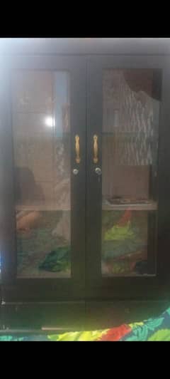 almari good condition wood argent sell