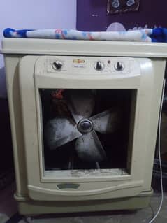 1 saif almari aik water cooler 2 double beds